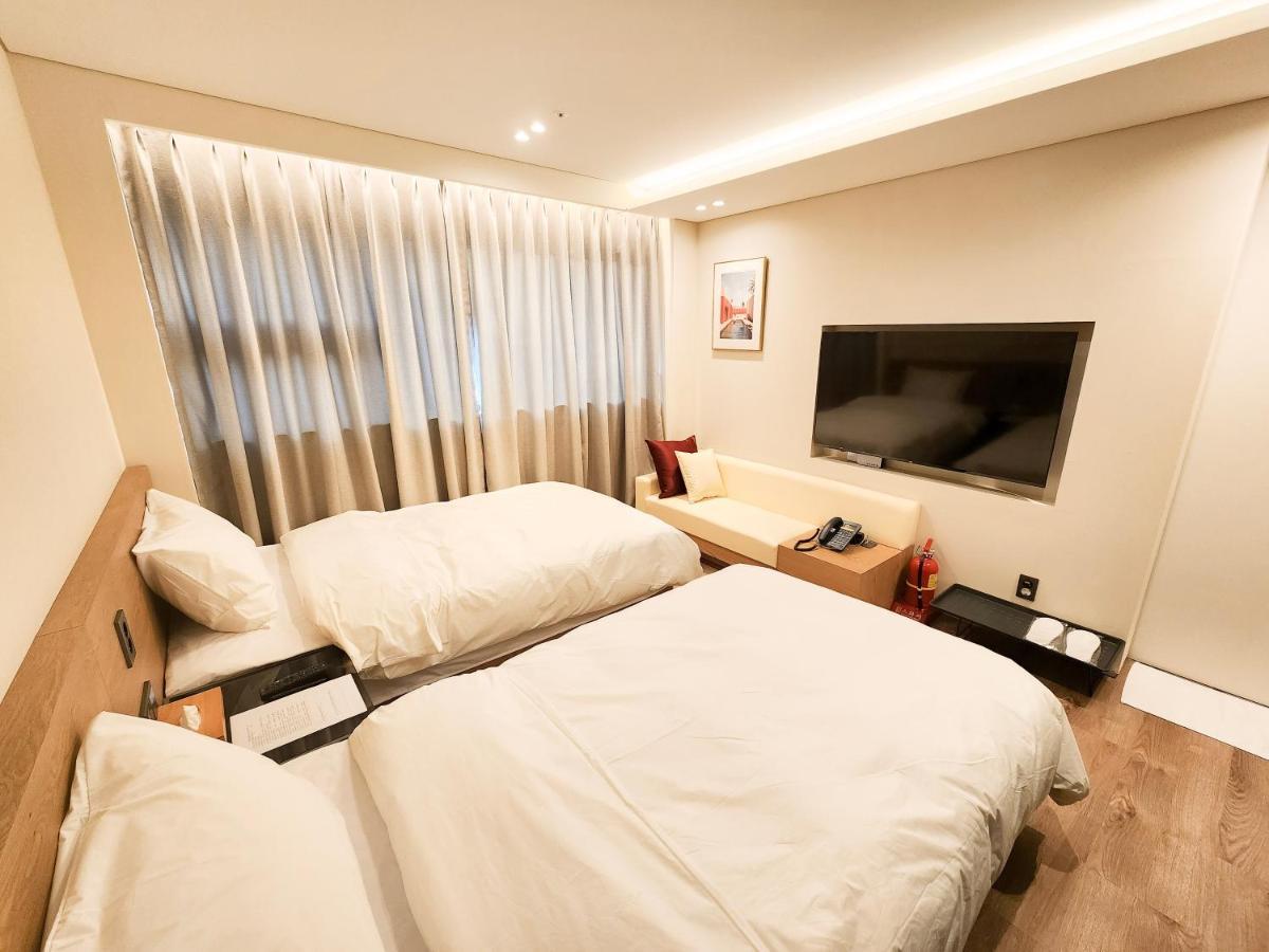 Eden Foret Hotel Chungju Exterior photo